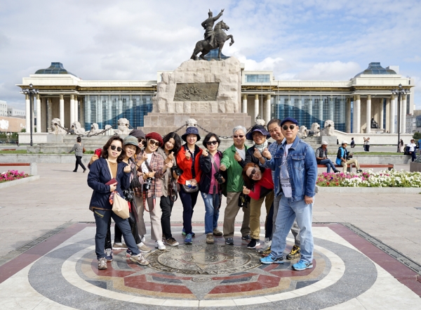 칭기스칸 광장 단체 기념사진